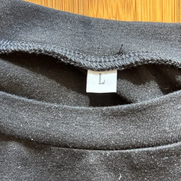 Elegant Black Cut-Out Maxi Dress - Picture 3 of 4